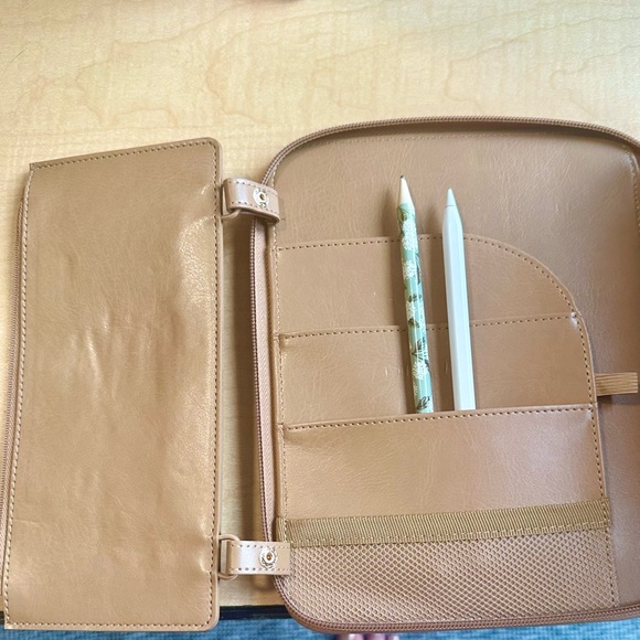 Minimalist Muji-Style Tan Leather Stationery Pouch - Picture 10 of 10